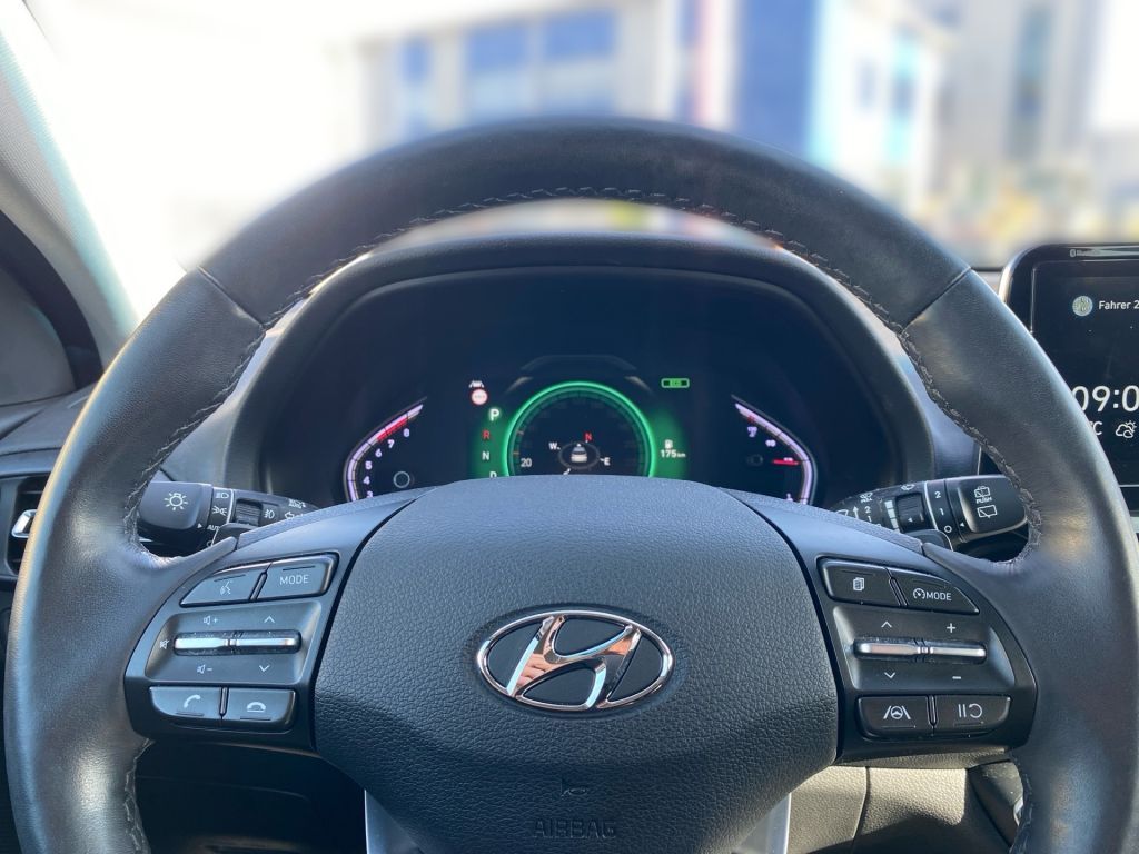 Fahrzeugabbildung Hyundai i30 1.5 T-GDI 48V-Hybrid EDITION 30+