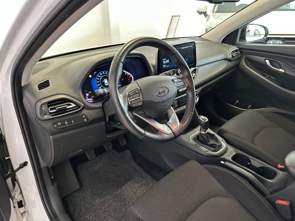 Fahrzeugabbildung Hyundai i30 Kombi 1.6 CRDI EDITION 30+
