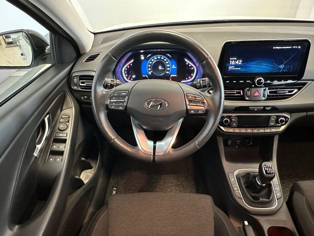 Fahrzeugabbildung Hyundai i30 Kombi 1.6 CRDI EDITION 30+