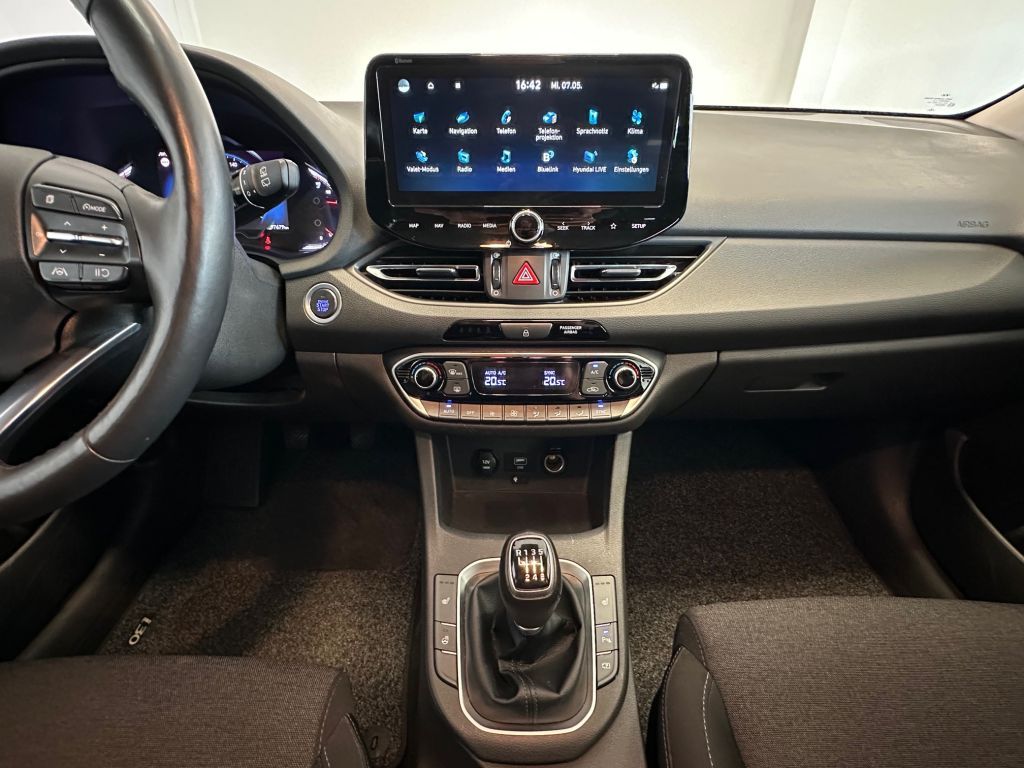 Fahrzeugabbildung Hyundai i30 Kombi 1.6 CRDI EDITION 30+
