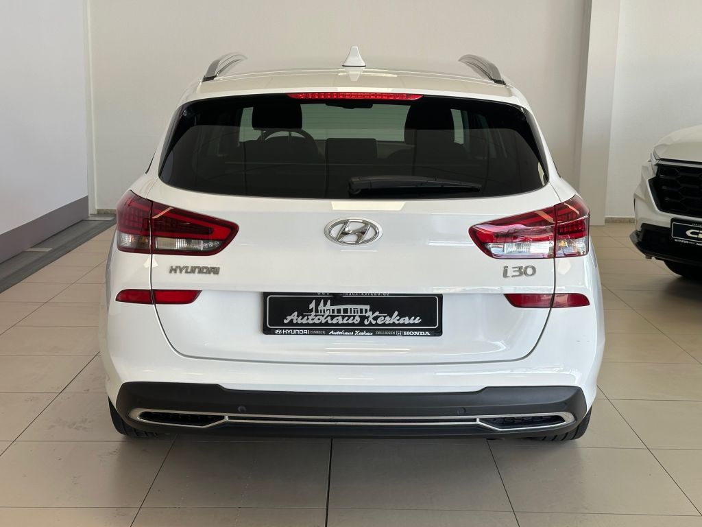 Fahrzeugabbildung Hyundai i30 Kombi 1.6 CRDI EDITION 30+
