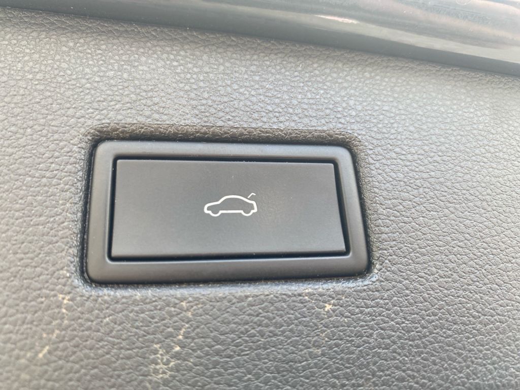 Fahrzeugabbildung Volkswagen Tiguan 2.0 TDI SCR DSG Life