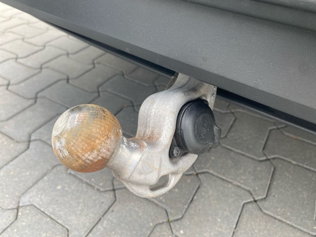 Fahrzeugabbildung Volkswagen Tiguan 2.0 TDI SCR DSG Life