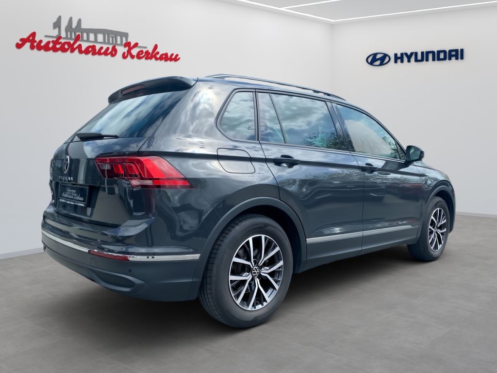Fahrzeugabbildung Volkswagen Tiguan 2.0 TDI SCR DSG Life