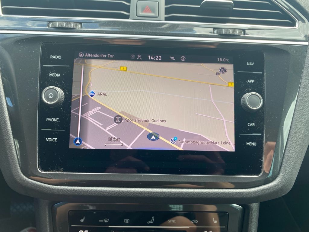 Fahrzeugabbildung Volkswagen Tiguan 2.0 TDI SCR DSG Life