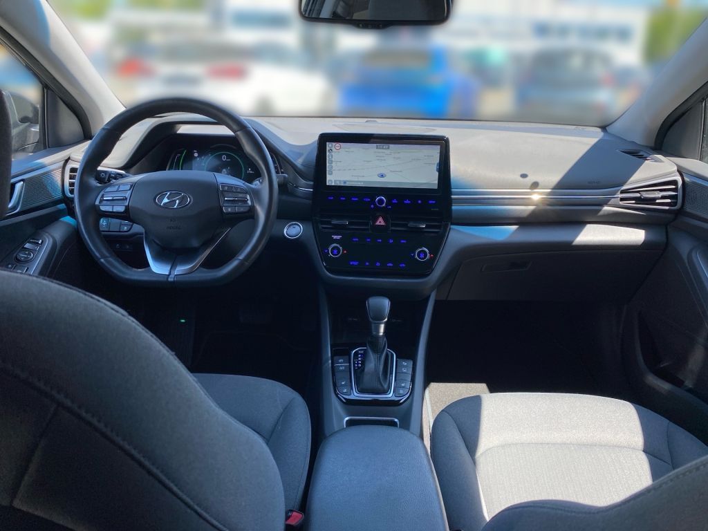Fahrzeugabbildung Hyundai IONIQ Plug-in-Hybrid 1.6 GDI Style
