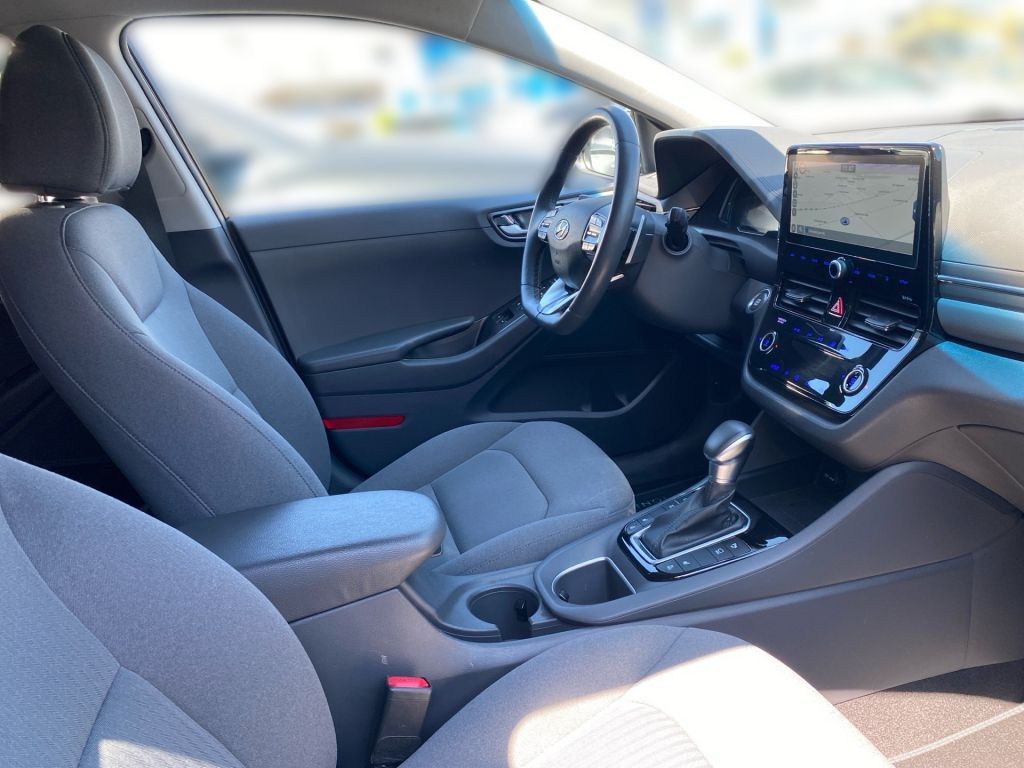 Fahrzeugabbildung Hyundai IONIQ Plug-in-Hybrid 1.6 GDI Style