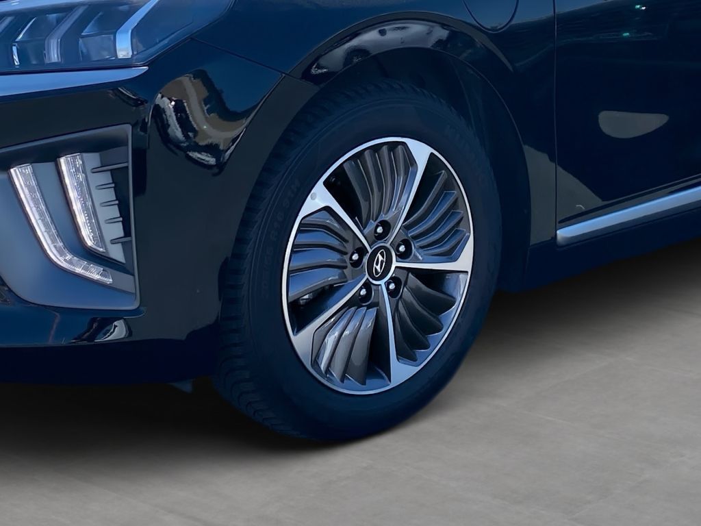 Fahrzeugabbildung Hyundai IONIQ Plug-in-Hybrid 1.6 GDI Style
