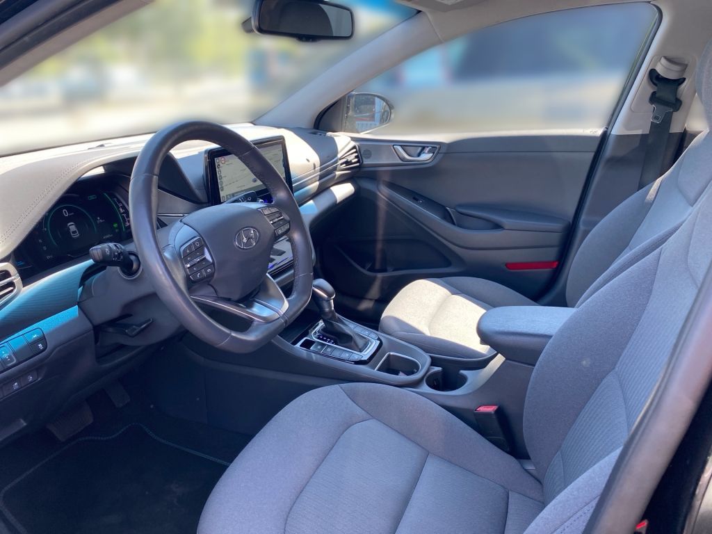 Fahrzeugabbildung Hyundai IONIQ Plug-in-Hybrid 1.6 GDI Style