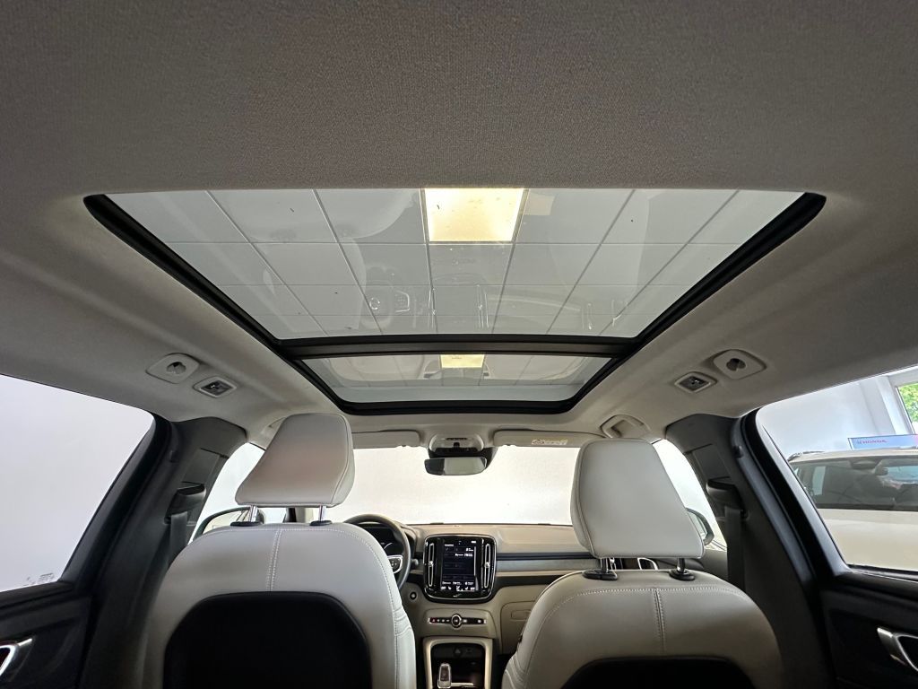 Fahrzeugabbildung Volvo XC40 T5 Recharge Inscription+Panorama+360°+Memor