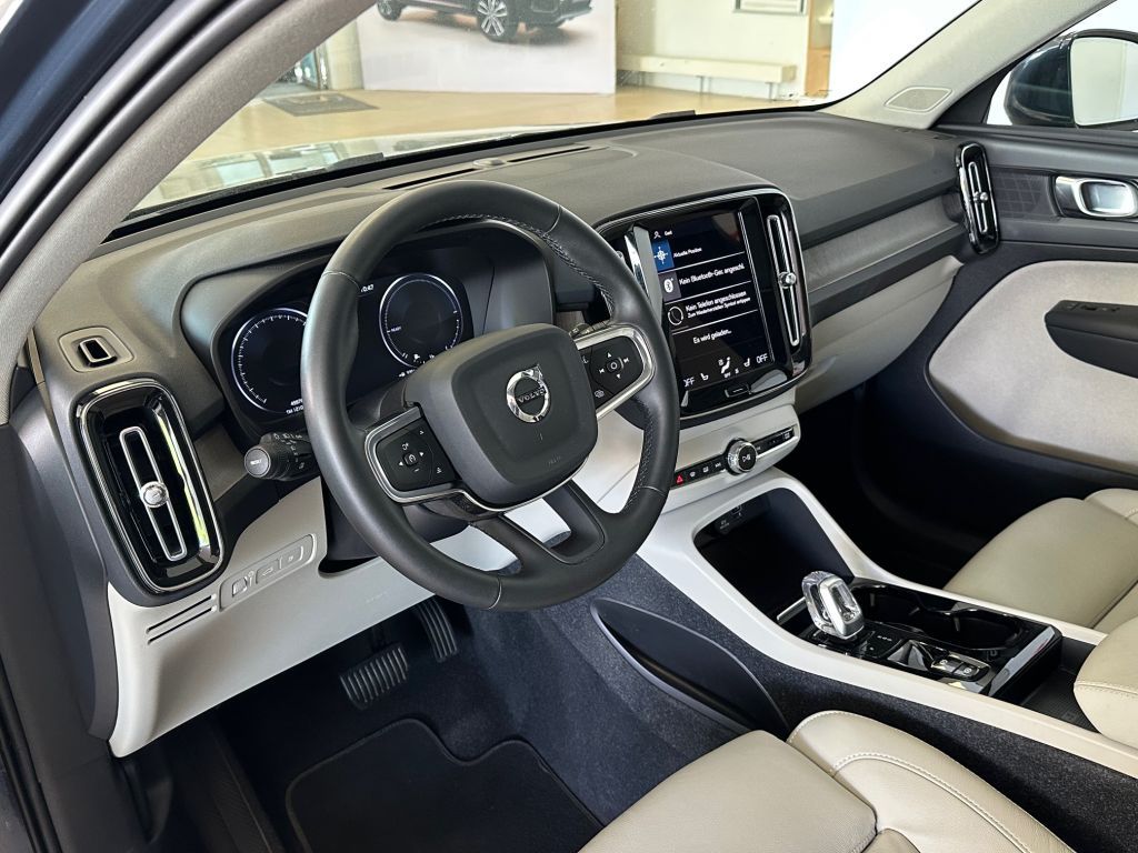 Fahrzeugabbildung Volvo XC40 T5 Recharge Inscription+Panorama+360°+Memor