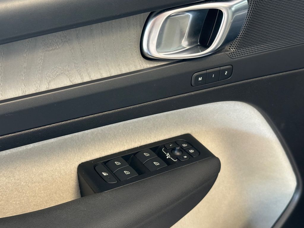 Fahrzeugabbildung Volvo XC40 T5 Recharge Inscription+Panorama+360°+Memor