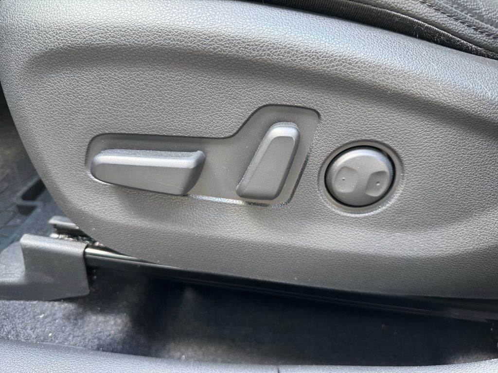 Fahrzeugabbildung Hyundai Tucson 2.0CRDi 4WD Aut. Premium LED+LEDER+ASCC