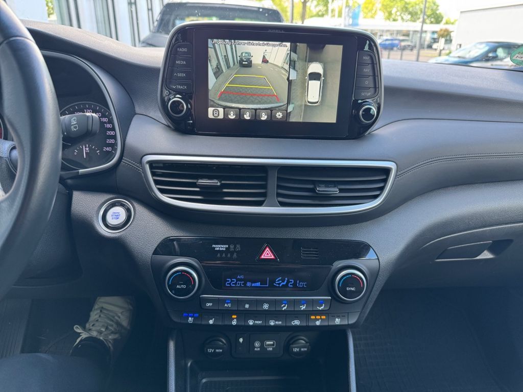Fahrzeugabbildung Hyundai Tucson 2.0CRDi 4WD Aut. Premium LED+LEDER+ASCC