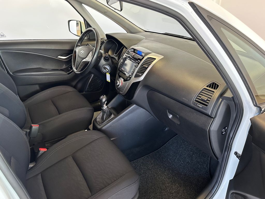 Fahrzeugabbildung Hyundai ix20 1.4 blue Space+Scheckheft+Navi+R.Kam.
