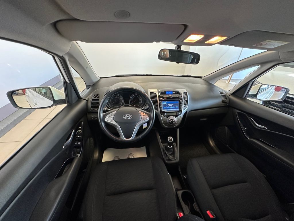 Fahrzeugabbildung Hyundai ix20 1.4 blue Space+Scheckheft+Navi+R.Kam.