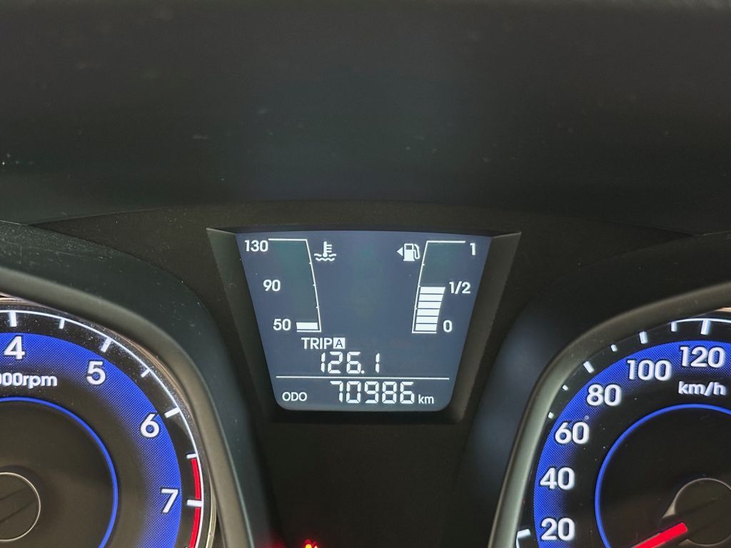 Fahrzeugabbildung Hyundai ix20 1.4 blue Space+Scheckheft+Navi+R.Kam.