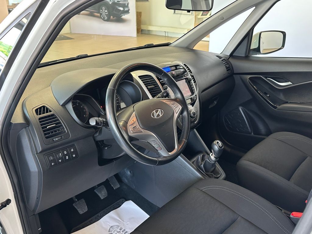 Fahrzeugabbildung Hyundai ix20 1.4 blue Space+Scheckheft+Navi+R.Kam.