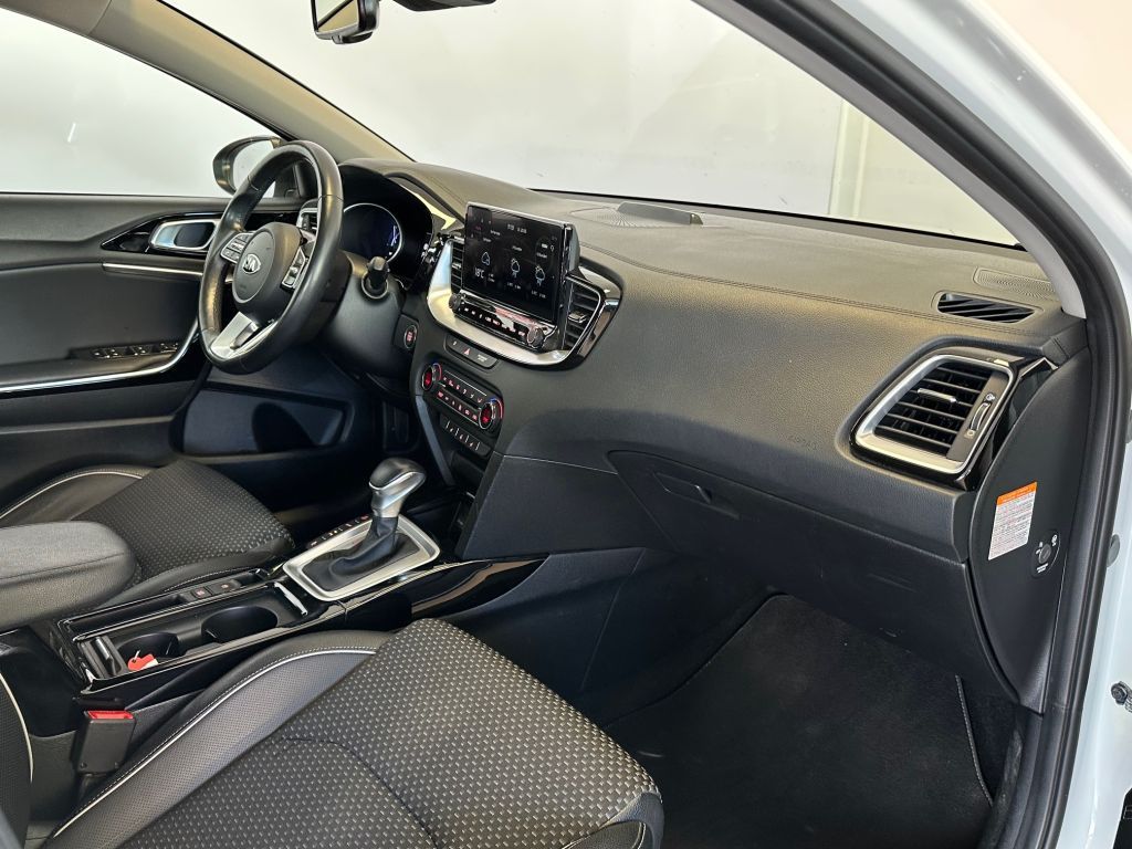 Fahrzeugabbildung Kia XCeed 1.6 GDI PHEV Spirit+Navi+Schiebedch+R.Kam+
