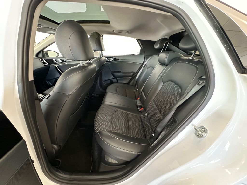 Fahrzeugabbildung Kia XCeed 1.6 GDI PHEV Spirit+Navi+Schiebedch+R.Kam+