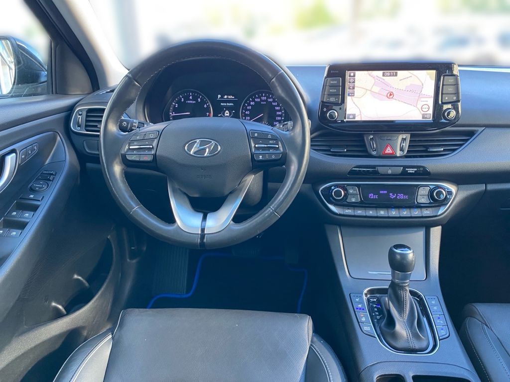 Fahrzeugabbildung Hyundai i30 1.4 T-GDI DCT Fastback Premium