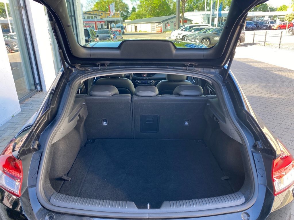 Fahrzeugabbildung Hyundai i30 1.4 T-GDI DCT Fastback Premium