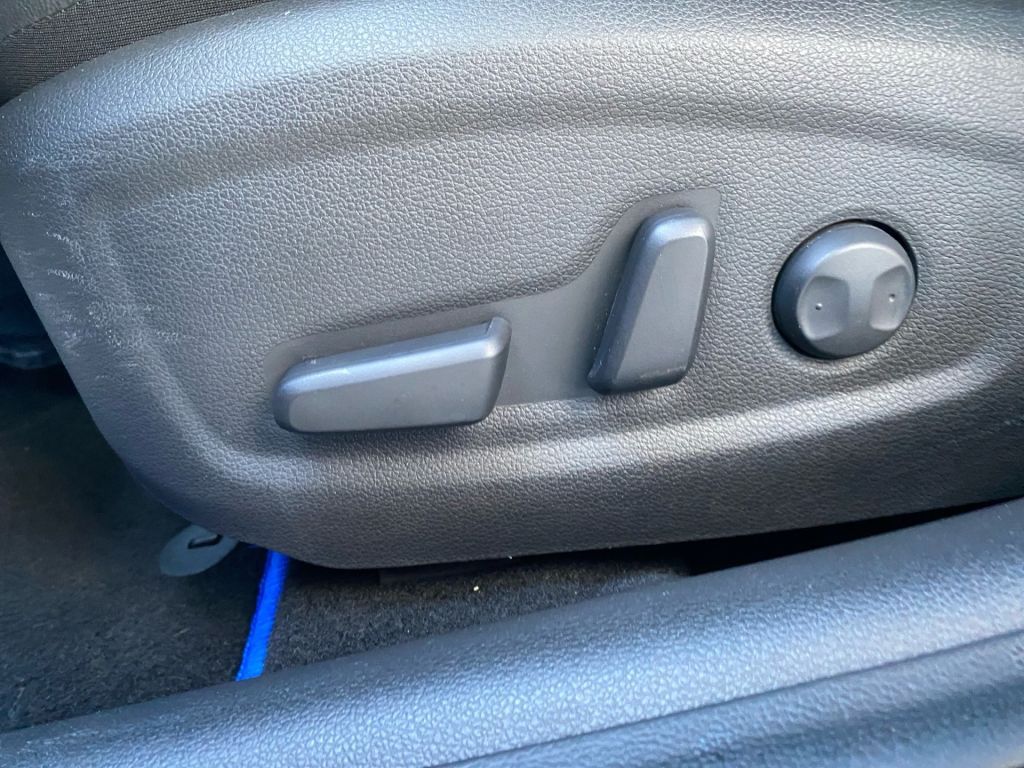 Fahrzeugabbildung Hyundai i30 1.4 T-GDI DCT Fastback Premium