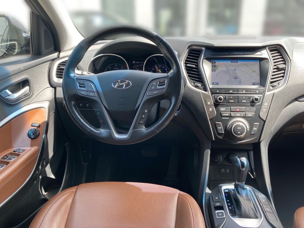 Fahrzeugabbildung Hyundai Santa Fe 2.2 CRDI 4WD Automatik Premium+AHK+8fac