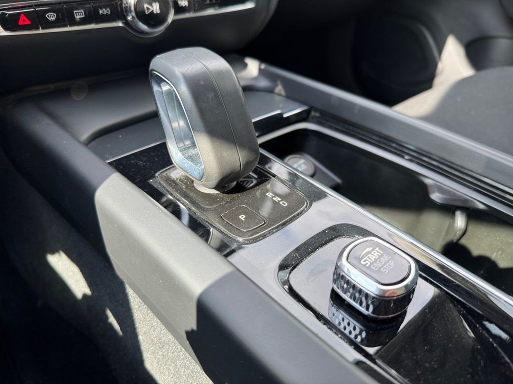 Fahrzeugabbildung Volvo V60 Geartronic Momentum Pro+AHK+8fach bereift