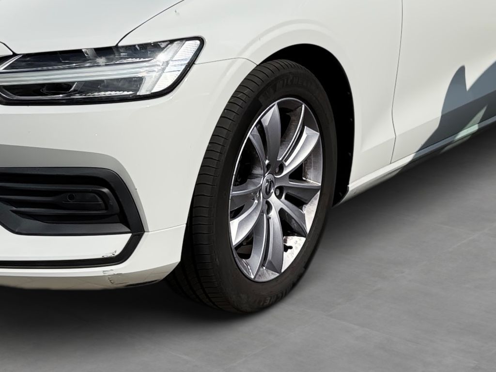 Fahrzeugabbildung Volvo V60 Geartronic Momentum Pro+AHK+8fach bereift
