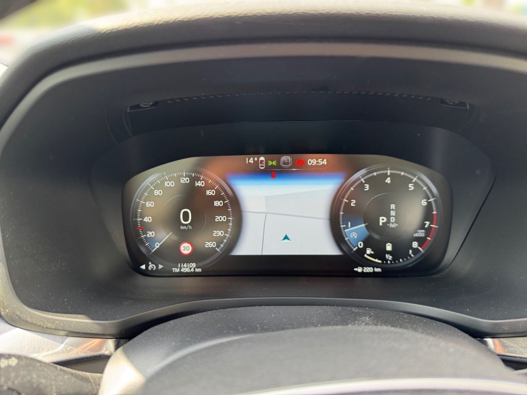 Fahrzeugabbildung Volvo V60 Geartronic Momentum Pro+AHK+8fach bereift