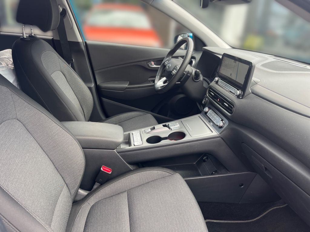 Fahrzeugabbildung Hyundai KONA EV Trend+Krell+Winterräder+Nav+Cam+SHZ
