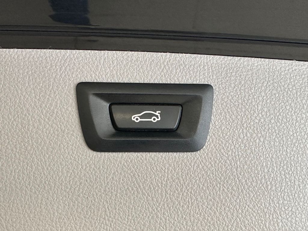 Fahrzeugabbildung BMW 320d Touring Aut. Sport Line