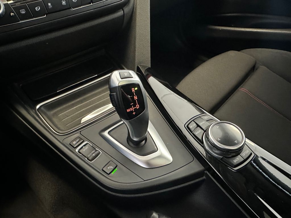 Fahrzeugabbildung BMW 320d Touring Aut. Sport Line