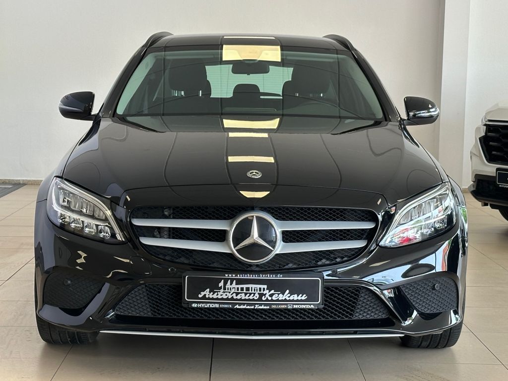 Fahrzeugabbildung Mercedes-Benz C 220 d T 9G-TRONIC+AHK+Business Plus +Carplay+