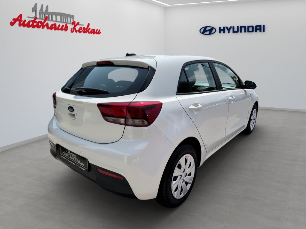 Fahrzeugabbildung Kia Rio 1.2 Edition 7
