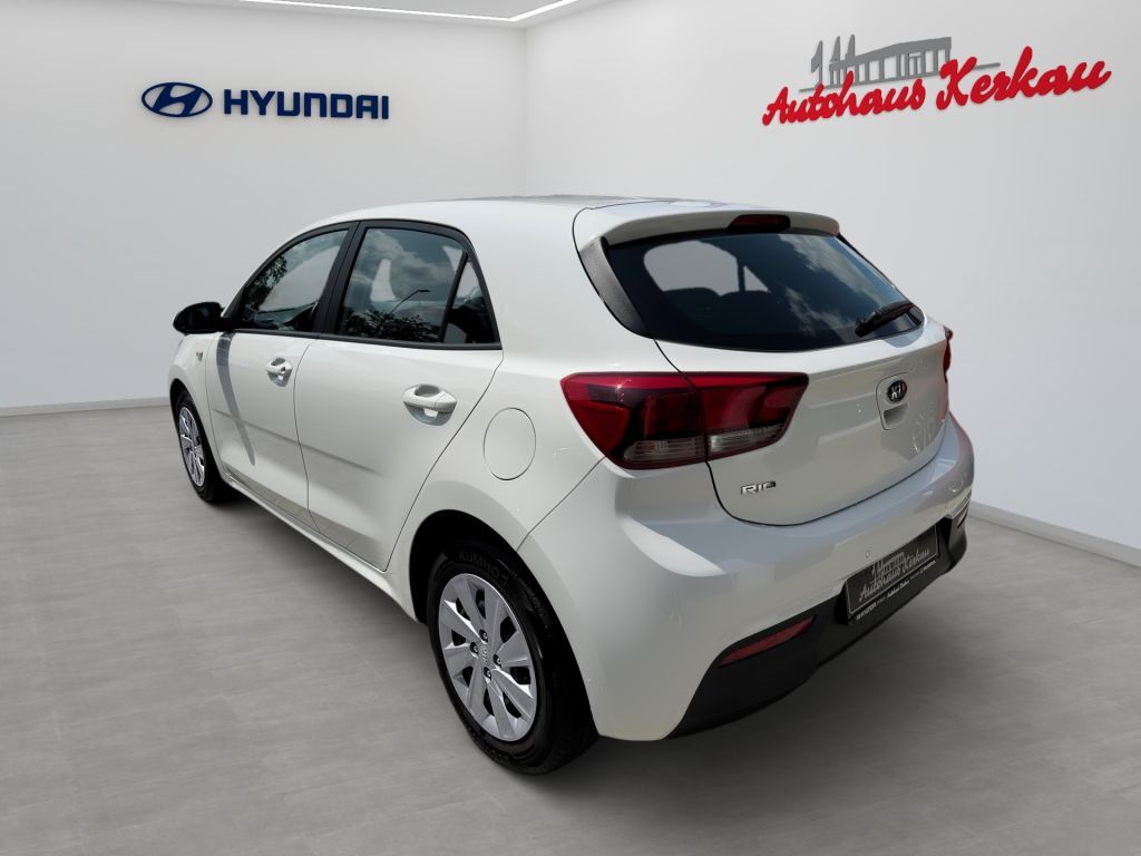 Fahrzeugabbildung Kia Rio 1.2 Edition 7