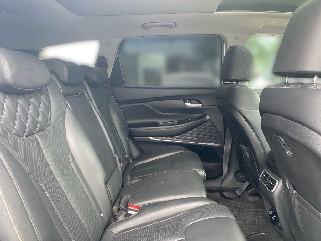 Fahrzeugabbildung Hyundai SANTA FE 2.2 CRDi 4WD+Prime+7Sitzer+2,5T Zugl.
