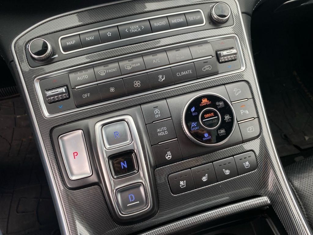 Fahrzeugabbildung Hyundai SANTA FE 2.2 CRDi 4WD+Prime+7Sitzer+2,5T Zugl.