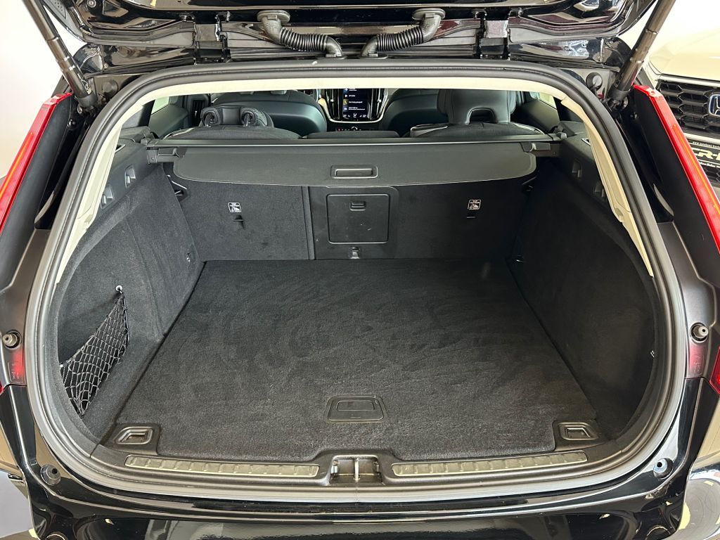 Fahrzeugabbildung Volvo V60 T6 AWD Recharge Inscription Expression
