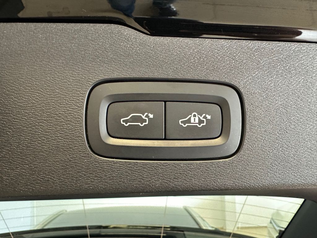 Fahrzeugabbildung Volvo V60 T6 AWD Recharge Inscription Expression