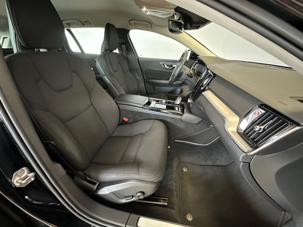 Fahrzeugabbildung Volvo V60 T6 AWD Recharge Inscription Expression