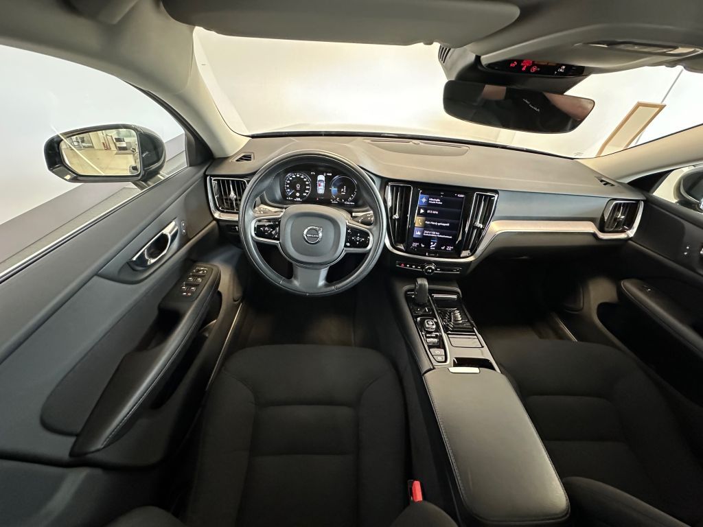 Fahrzeugabbildung Volvo V60 T6 AWD Recharge Inscription Expression