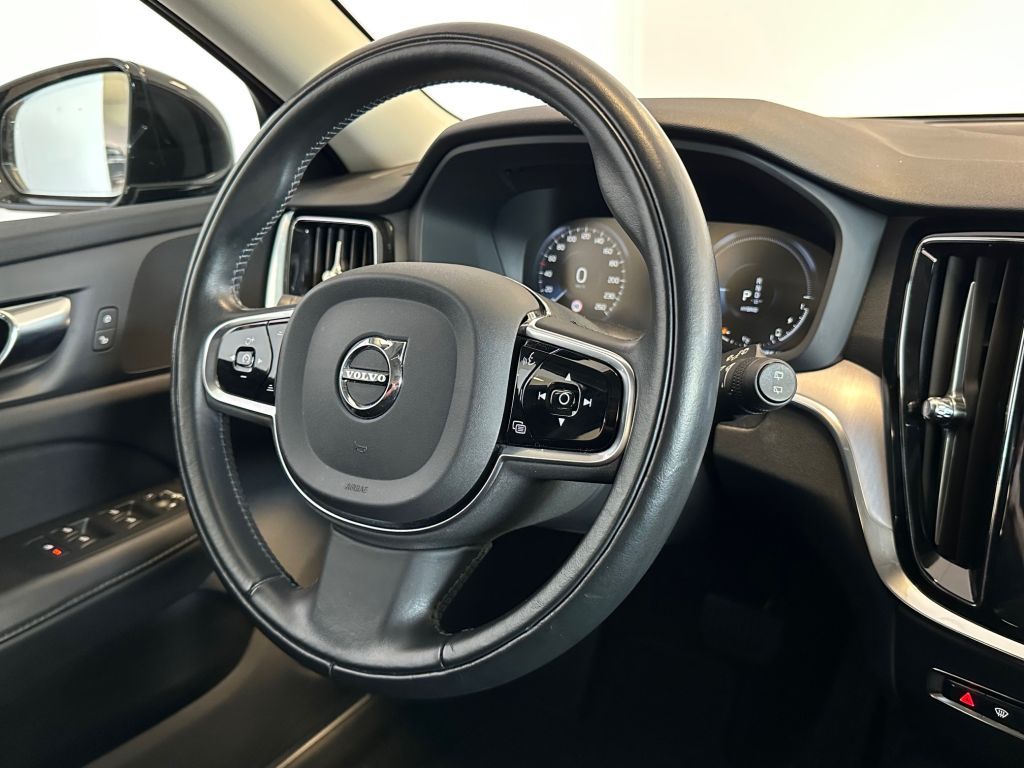 Fahrzeugabbildung Volvo V60 T6 AWD Recharge Inscription Expression