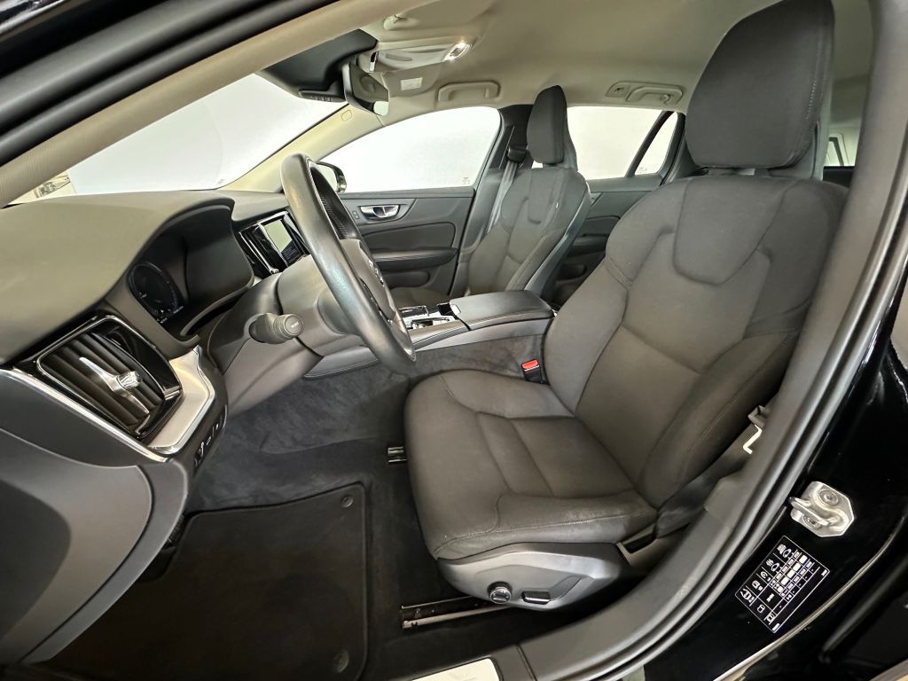 Fahrzeugabbildung Volvo V60 T6 AWD Recharge Inscription Expression