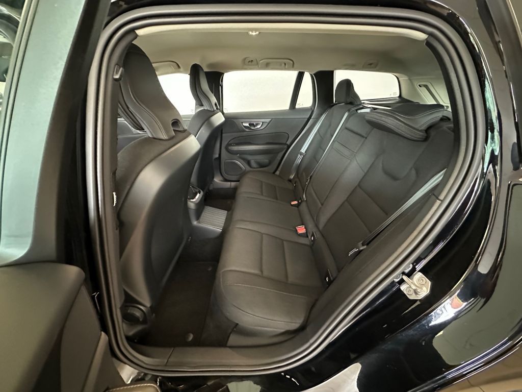 Fahrzeugabbildung Volvo V60 T6 AWD Recharge Inscription Expression