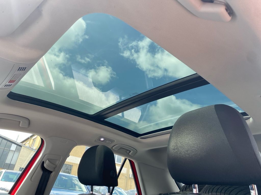 Fahrzeugabbildung Volkswagen T-Roc 1.5 TSI ACT OPF Style+Winterräder