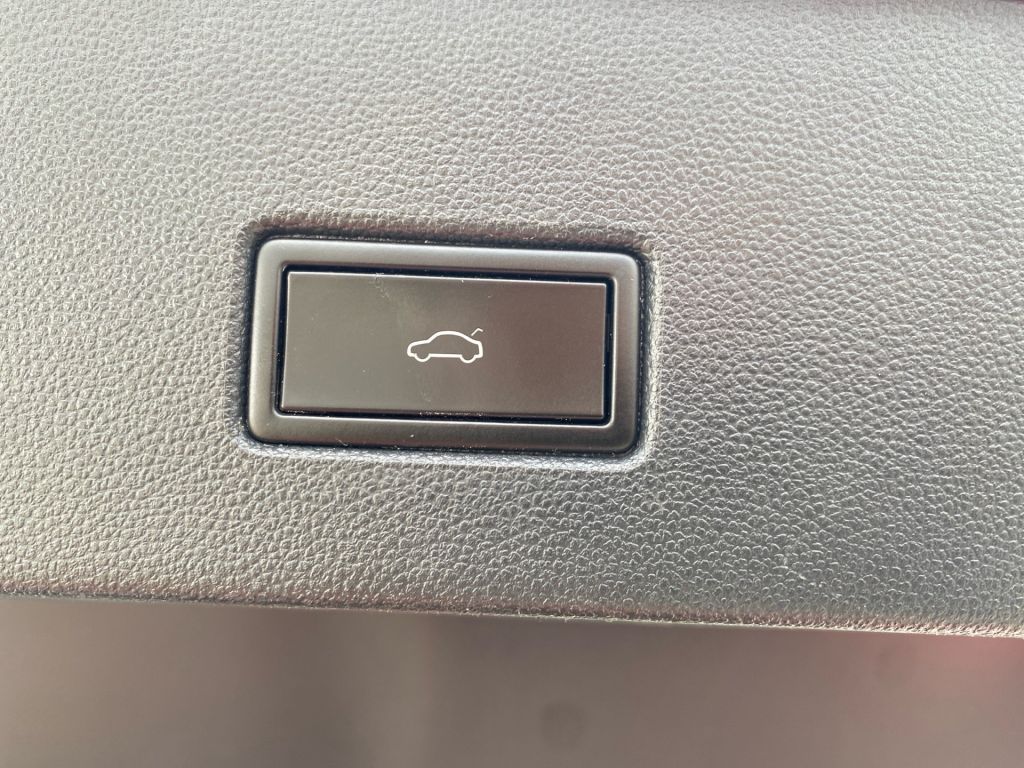 Fahrzeugabbildung Volkswagen T-Roc 1.5 TSI ACT OPF Style+Winterräder