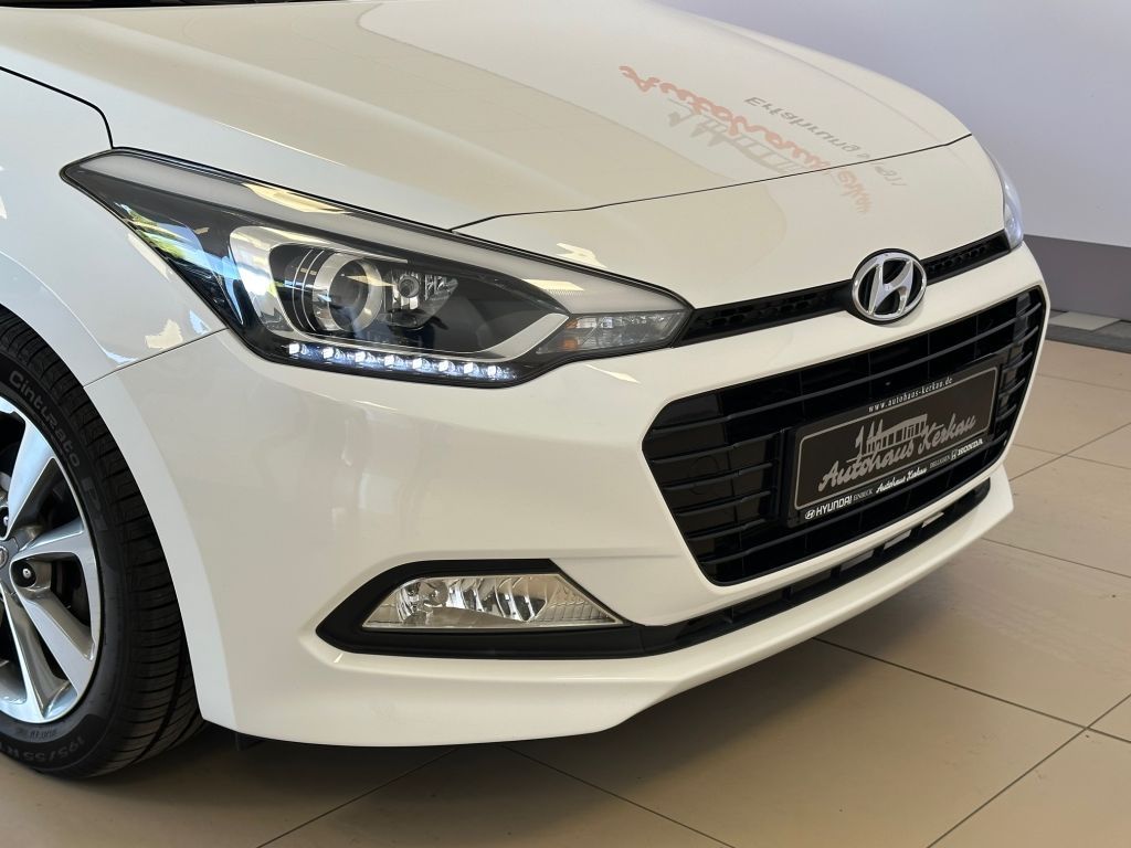 Fahrzeugabbildung Hyundai i20 blue 1.0 T-GDI Passion+R.Kamera+Navi+Panoram