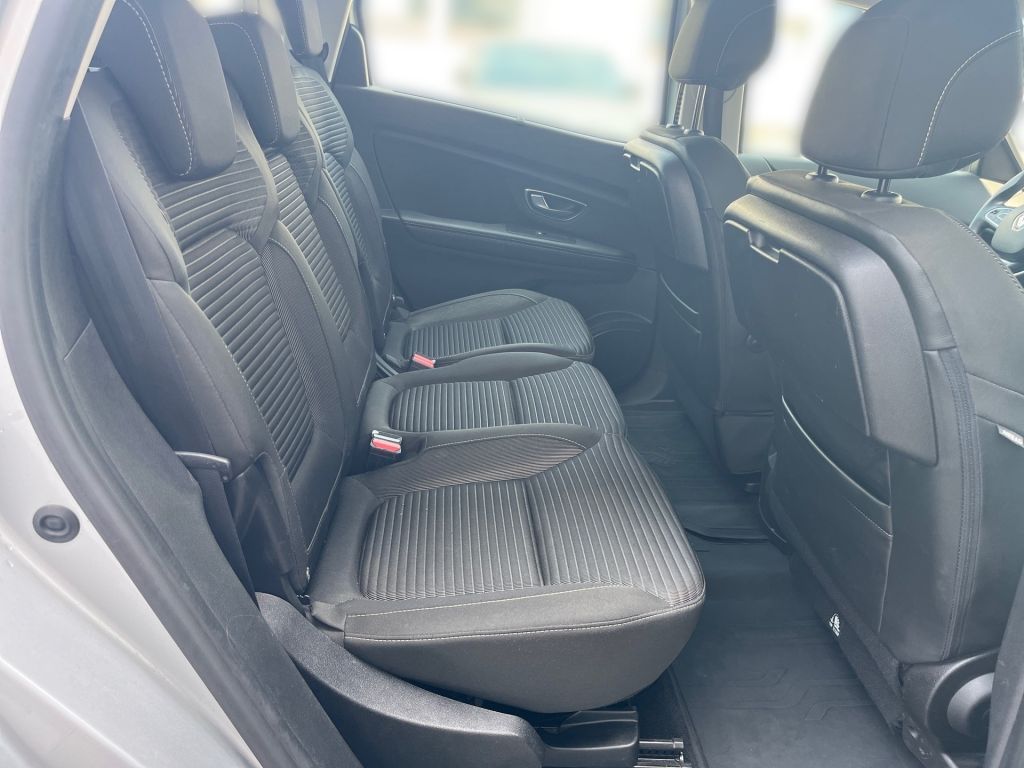 Fahrzeugabbildung Renault Grand Scenic BLUE dCi 120 BUSINESS EDITION
